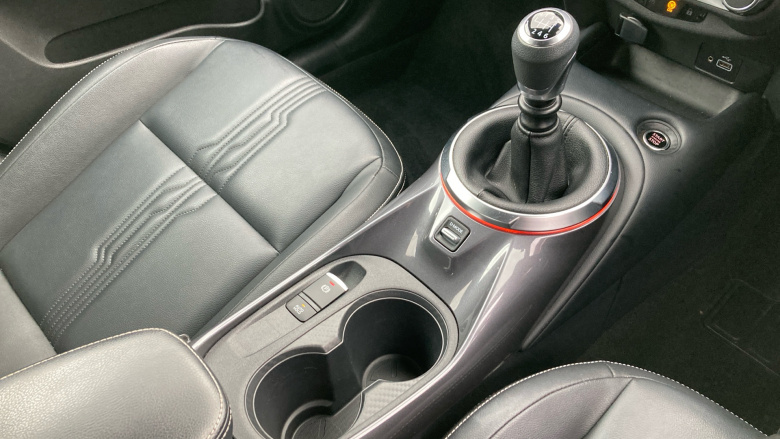 Nissan Juke 1.0 DiG-T 114 Tekna 5dr Petrol Hatchback